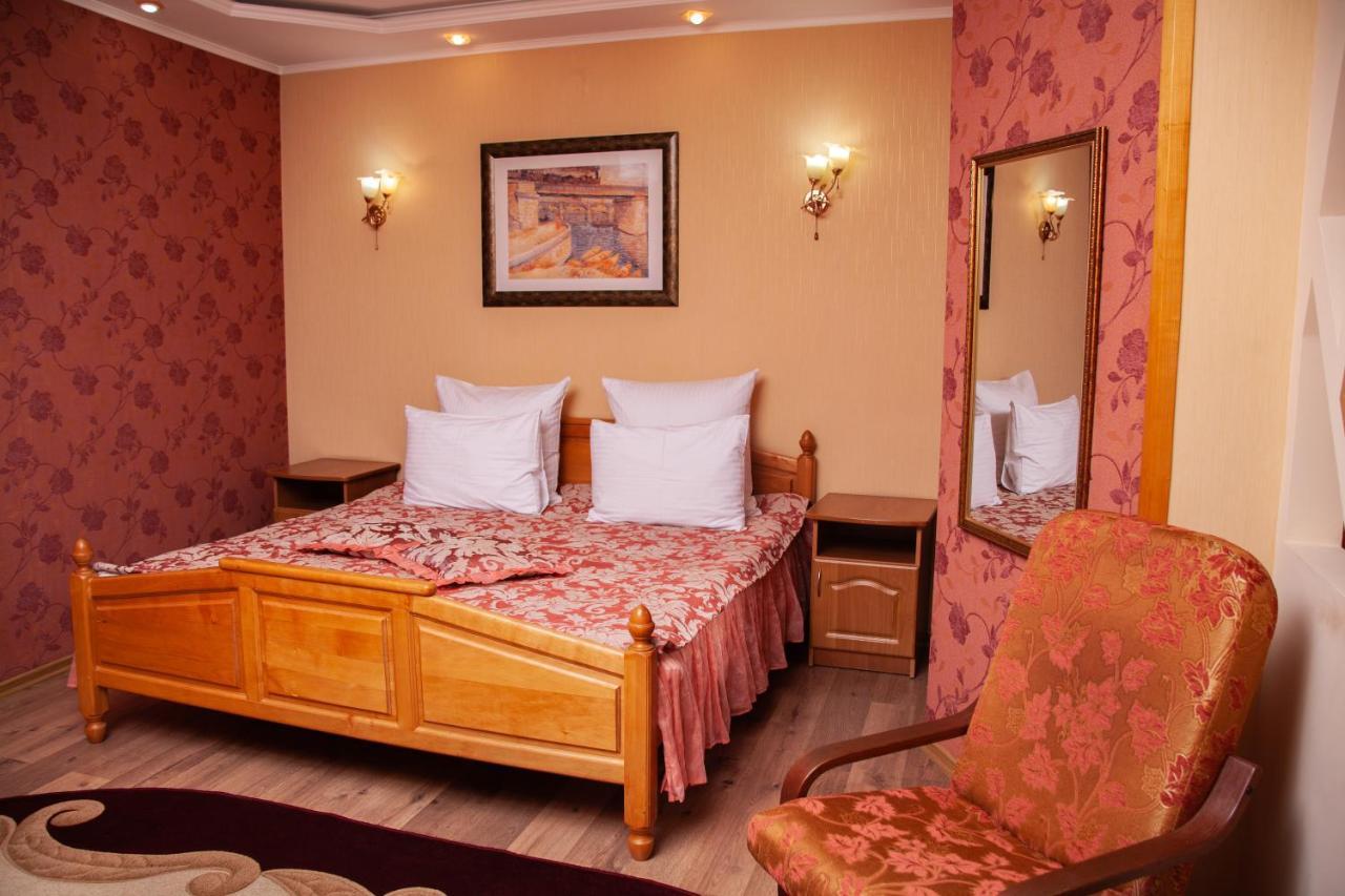 Piligrim 1 Hotel Nikolayev Bagian luar foto