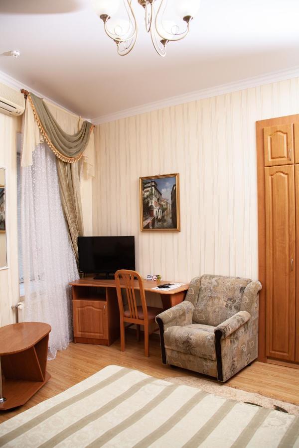 Piligrim 1 Hotel Nikolayev Bagian luar foto