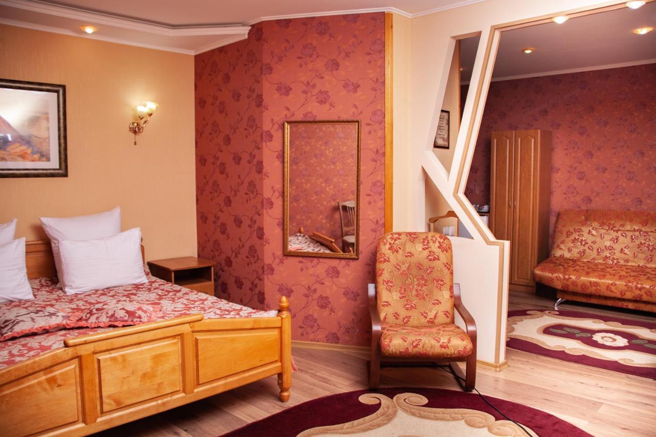 Piligrim 1 Hotel Nikolayev Bagian luar foto